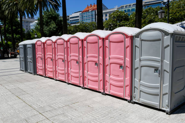 Best VIP or Luxury Restroom Trailers  in Washgton, IN